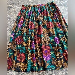Women’s Floral Patterned Skirt